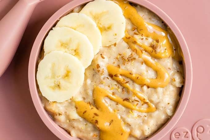 Yến mạch chuối cho bé ăn dặm cực dễ, giàu dinh dưỡng, phù hợp cho bé từ 6 tháng tuổi. Công thức chuẩn từ chuyên gia dinh dưỡng.