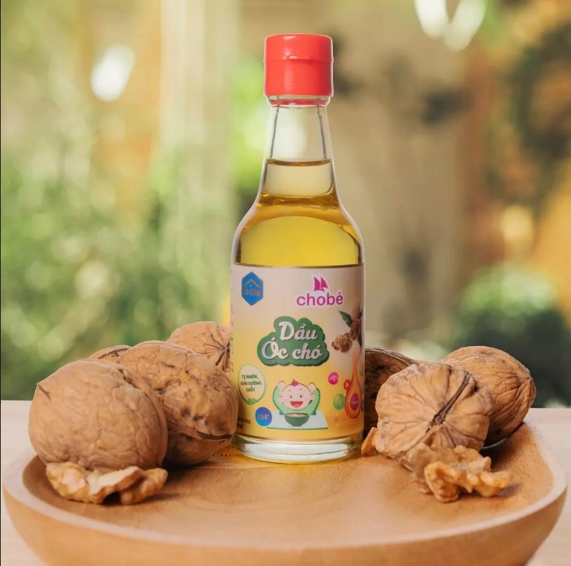 Cách dùng dầu óc chó cho trẻ ăn dặm